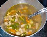 চিকেন ভেজিটেবল স্যুপ (chicken vegetable soup recipe in Bengali) রেসিপি ধাপ - 5 ছবি