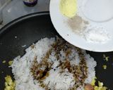Foto langkah ke 3 dari resep Nasi Goreng Minyak Wijen.