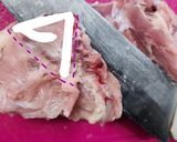 Foto del paso 3 de la receta: Muslitos de pollo deshuesados, rellenos de roquefort y nuez