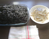 Foto del paso 1 de la receta: Espaguettis a la mar con berberechos y gambones