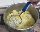 Foto del paso 7 de la receta: Pastel de lentejas al curry con crema de patatas y coco