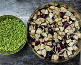 લીલા મોગરા રીંગણાં નું શાક (Lila Mogra Ringan Shak Recipe In Gujarati) રેસીપી સ્ટેપ1ફોટો