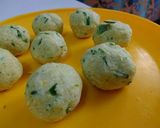 A picture of step 1 of Palak paneer kofta curry.