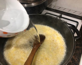 Foto del paso 2 de la receta: Arroz con champiñones y huevo frito