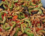 Foto langkah ke 4 dari resep Tumis Pare Teri Tempe.