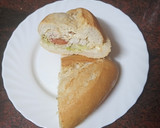 Foto del paso 5 de la receta: Bocadillo de merluza rebozada con ensalada y mayonesa