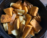 Foto del paso 2 de la receta: Papas y calabaza en freidora de aire 🤪🤪🤪