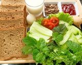 Hình bước làm 1 của món Bánh mỳ sandwich trứng pate