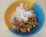 Фото кроку 4 до Рис с овощами и морепродуктами в мультиварке.