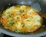 Foto langkah ke 4 dari resep Misoa Goreng.