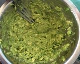 Foto del paso 2 de la receta: Salsa de palta con cebolla 🧅