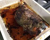 Une image de l'étape 8 de Gigot d'agneau à l'ail mariné, thym et romarin frais.