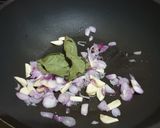Foto langkah ke 1 dari resep Sayur sawi dengan bakso dan telur.