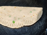 पनीर मटर गुझिया परांठे(Paneer matar gujiya paraathe recipe in Hindi)