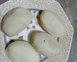 A picture of step 3 of Potato cheese stuff buns.
