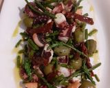 Foto del passaggio 3 della ricetta Insalata di polpo con asparagi, olive e pomodorini secchi