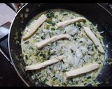 Foto del paso 2 de la receta: Salsa de puerro, verdeo y ajo..
