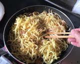 Foto del paso 7 de la receta: La yakisoba 〜fideos frito estilo japonés 〜