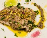 Foto del paso 3 de la receta: Corvina en hummus de aceitunas negras y pistacho
