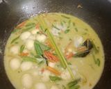Foto langkah ke 5 dari resep Telur puyuh kuah kuning.