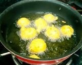 A picture of step 3 of Methi ke pakode.