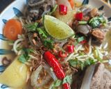 Gambar langkah 6 resipi Mee Sup Tulang Ala Thai.