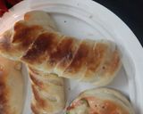 A picture of step 4 of Chicken bread rolls.