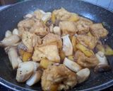 Hình bước làm 2 của món Đậu hũ, nấm kho thơm