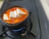 Foto langkah ke 10 dari resep Tuna Kimchi Jjigae 참치김치찌개 | Halal & No Gochujang.