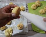 Foto del paso 10 de la receta: Croquembouche (masa choux y crema pastelera)