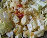 Gambar langkah 2 resipi Kobis Goreng Mudah.
