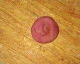 A picture of step 4 of Beetroot nimki.