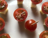 Foto del paso 4 de la receta: Pinchos de queso y tomatitos cherry con Vidalim kids, para mis peques