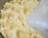 Foto langkah ke 2 dari resep Getuk Singkong Gulung.