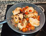 Foto del paso 8 de la receta: Pechuga de pavo con vino blanco, pasas y uva
