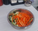 Foto langkah ke 2 dari resep Acar bumbu kuning timun dan wortel.