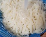 Foto langkah ke 9 dari resep PHỞ GÀ (VIETNAMESE CHICKEN RICE NOODLE SOUP).