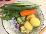 Sup ikan nila campur kentang wortel