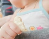 Hình bước làm 2 của món Kẹo sữa chua cho bé dưới 1 tuổi