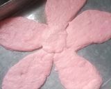 A picture of step 6 of FLORAL BREAD WITH CUSTARD FILLING😋😋😋.