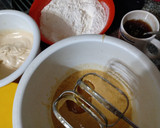 Foto del paso 1 de la receta: Torta de miel y azúcar rubia