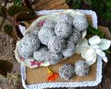 Foto del paso 4 de la receta: Trufas expres rellenas con dulce de leche💘