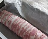 Aszalt gyümölcsös, baconbe tekert csirkemell recept fázis 6 fotója