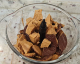 Foto del paso 2 de la receta: Tarta de Suchard con base de galletas y turrón de jijona