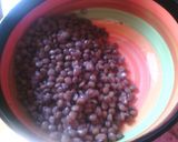 Foto del paso 3 de la receta: Ensalada Lenteja escondida con decoración de rojos y verdes