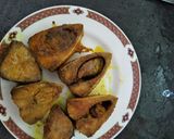 A picture of step 2 of Hilsa vuna khichdi (in Bengali style).