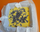 Foto del paso 2 de la receta: Bizcocho de yogur con perlas de chocolate