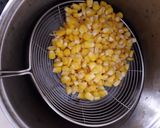 Foto langkah ke 2 dari resep Cah Brokoli Jagung Manis.