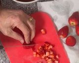 Foto del passaggio 4 della ricetta Cupolette di Cioccolato con Cheesecake alle Fragole