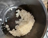 Foto langkah ke 2 dari resep Nasi Goreng Telur (Egg Fried Rice), bahan simple.